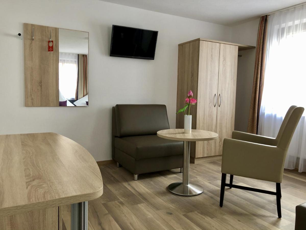 A Lotus Hotel 뵈브링엔 외부 사진