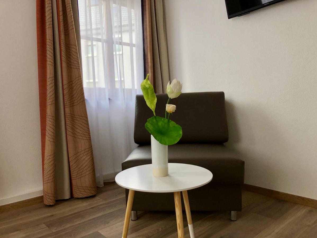 A Lotus Hotel 뵈브링엔 외부 사진